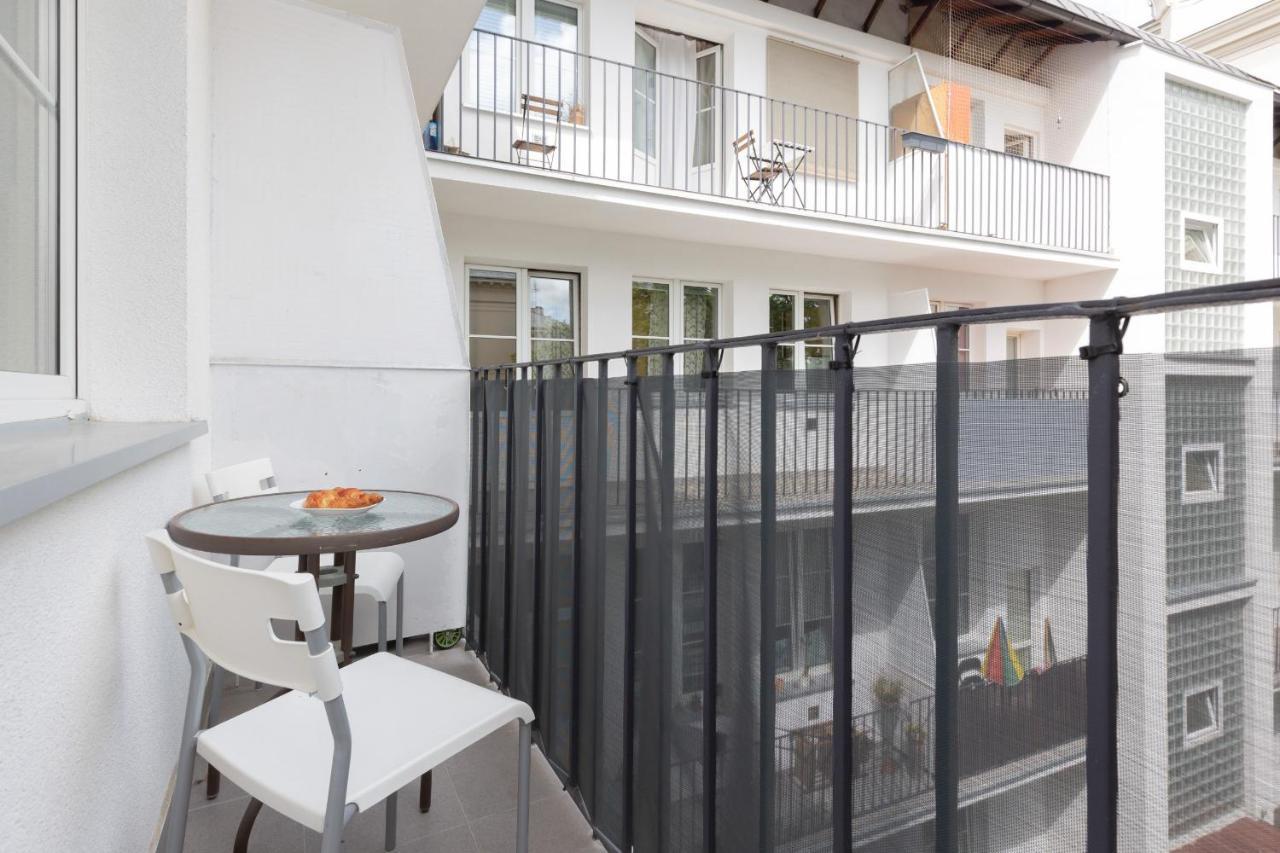 Miodowa Apartment Krasinski Garden Warsaw By Noclegi Renters Esterno foto