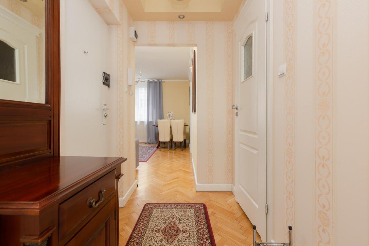 Miodowa Apartment Krasinski Garden Warsaw By Noclegi Renters Esterno foto